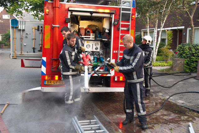 2009/191/20090815 026 Buitenbrand Sperwerstraat.jpg